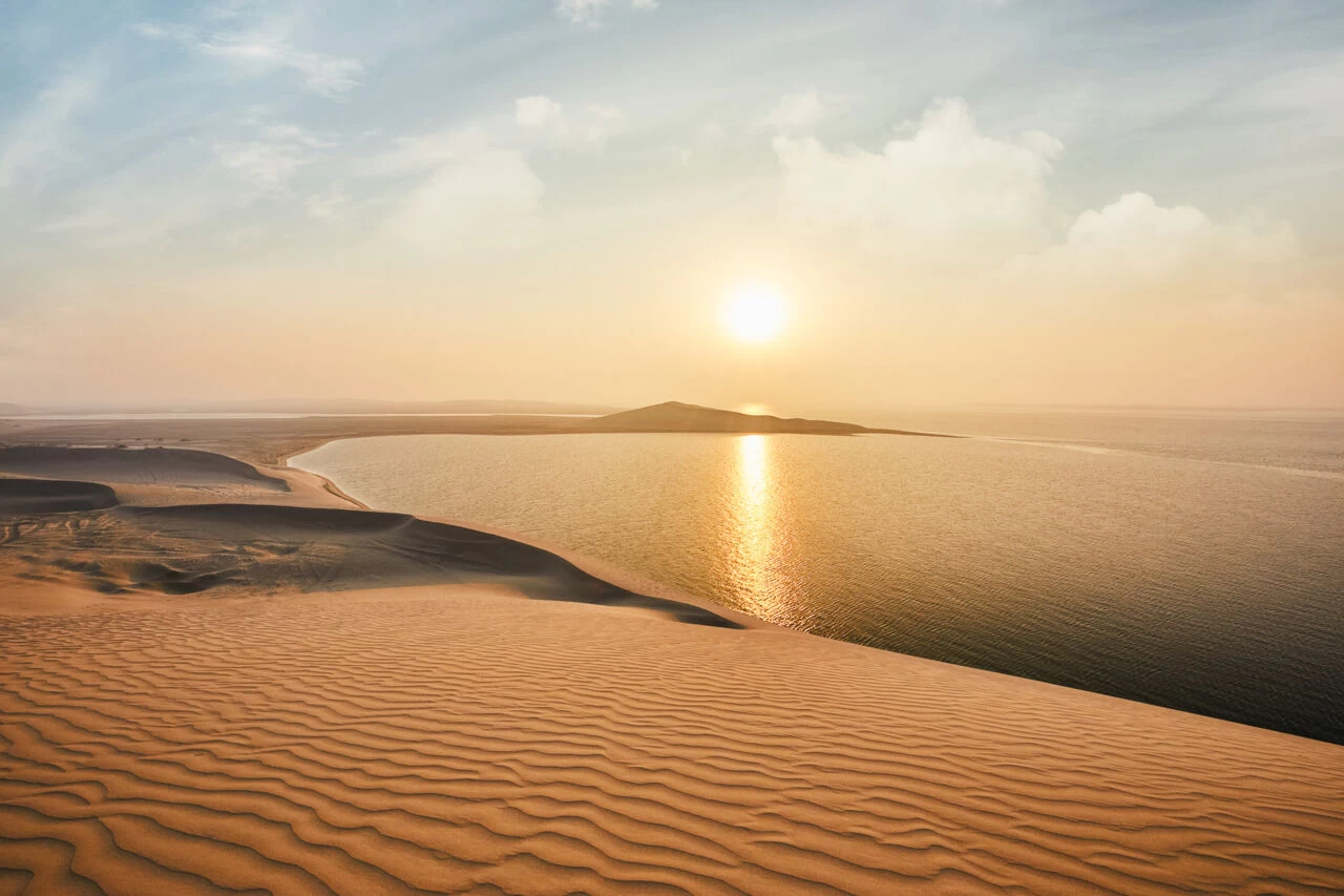 Qatar Inland Sea: a Wander to Witness